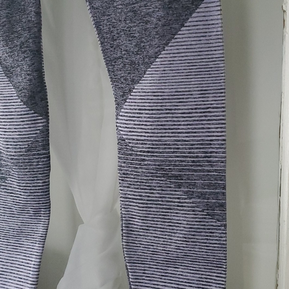 Splendid Grey Leggings - Picture 3 of 5